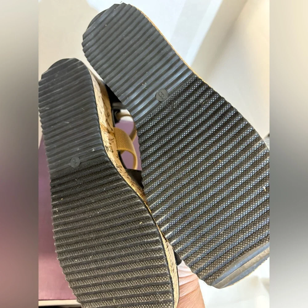 Gloria‎ Vanderbilt Women’s size 6 black wedge cork sandals cross band straps NIB